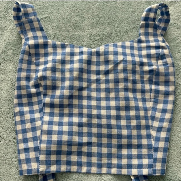 LAST CHANCE 🏷️ Set of two Crop Tops one Kendall and Kylie Size XS - Picture 2 of 11